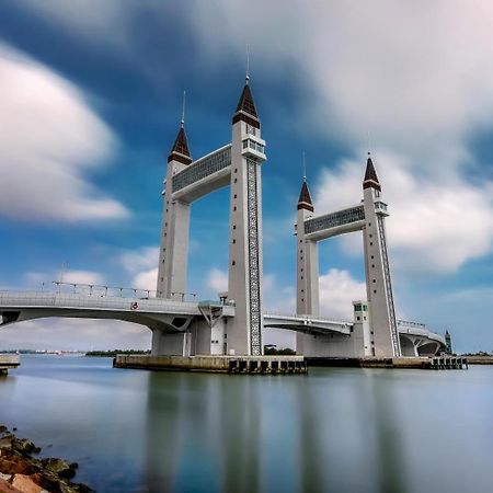 Ty Hotel Куала-Тренгану Екстер'єр фото